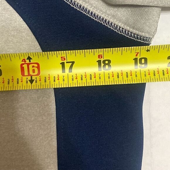 Women’s Nike Therma-Fit 1/2 Zip Hoodie Sweatshirt Gray Blue Ladies Size Medium - Picture 8 of 10